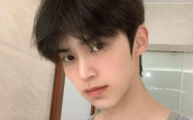 Chàng cún sữa dễ thương, điển trai năm nhất 18!