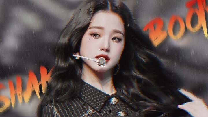 [16-year-old Human Action Figure] Who’s your mom, to give birth to such stunning beauty? (IZ*ONE's J