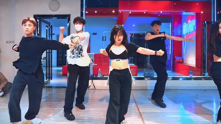 ท่าเต้นของหวังเทียน | ฝันดีหยินเหริน | สุขสันต์วันเกิด 520 ล่วงหน้านะทุกคน! สาวๆ มาร่วมเต้นให้เพื่อน