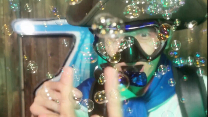 Why does treasure always slip through my fingers? Why does love trap me in a cage?