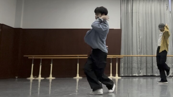นักเรียนใหม่จาก Central Academy of Drama｜ความท้าทายในการเต้นที่ยากของครูสอน Tian Junguo!!!
