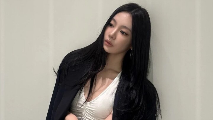 Giúp Ning Yizhuo lên kế hoạch cho album trả thù