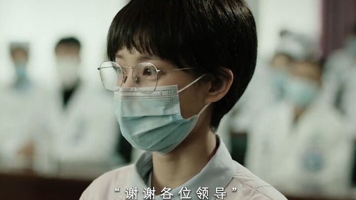 ”都知道有个排雷英雄杜富国，可又有谁知道他还有一个抗疫英雄妹妹杜富佳呢“