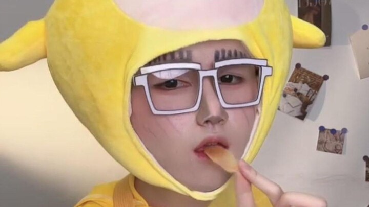 【Su Ke】Tiểu Keke hóa thân thành Trứng Vàng lộ mặt mừng sinh nhật, đúng chuẩn tiểu nam thần luôn!