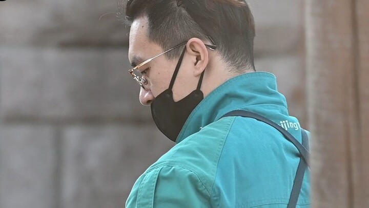 [Is Huanglian Dad's handsomeness exchanged for his IQ? ] He tore the basket to pieces to stuff it in