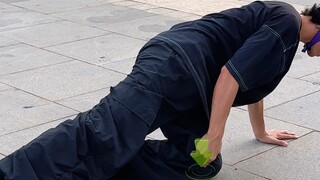 100万点赞1亿播放的倒地起身是怎么做到的？看完这个视频你也能学会！