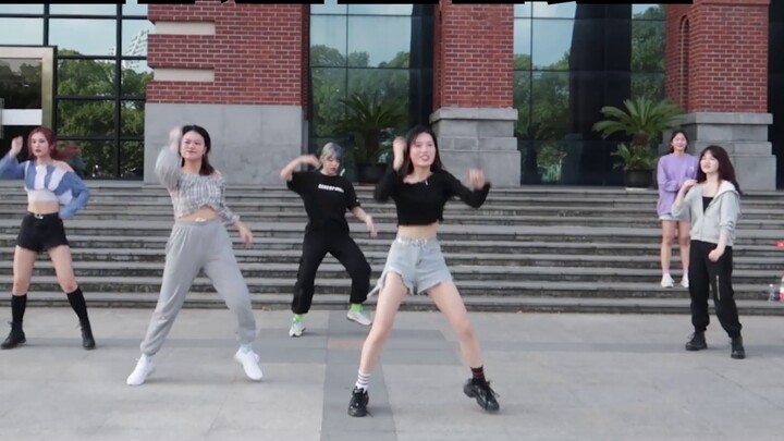 When passionate fans meet random dance on campus. . . | Random dance cut & self-entertainment highli