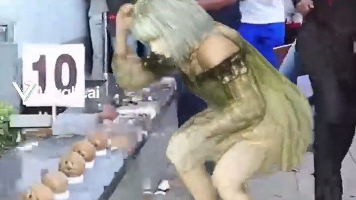 [ อาร์กไนท์ส ] แมวยักษ์จอมพลังทุบมะพร้าวระเบิดไป 140 ลูกรวด