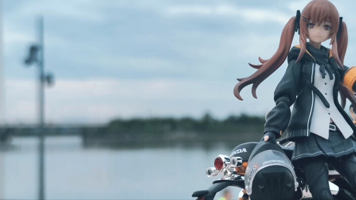[ถ่ายรูปกลางแจ้ง] เกิร์ล ฟรอนไลน์ (ขี่มอเตอร์ไซค์) ปกติจะผ่าน UMP9