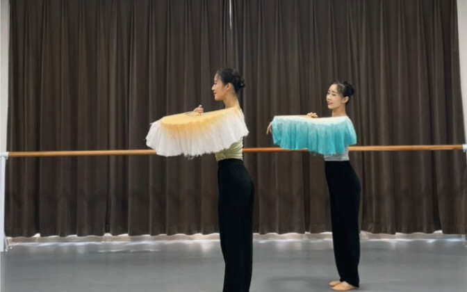 เต้นรำเวอร์ชั่นเต็มของ "Under the Hawthorn Tree" (เสียงนักเต้น)