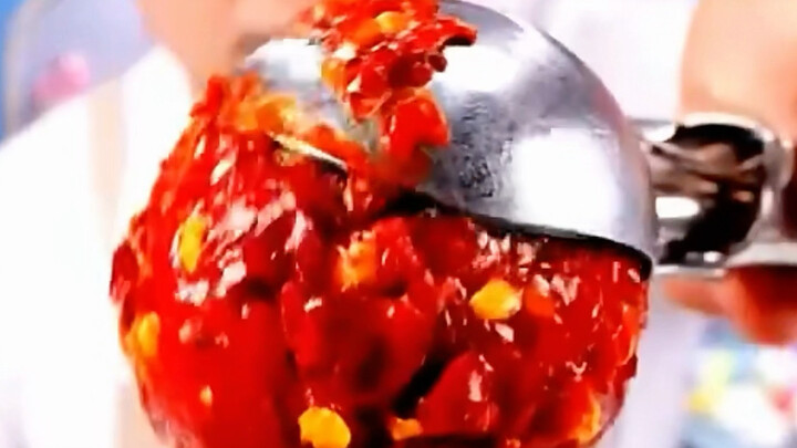 Câu hỏi trắc nghiệm trừu tượng AI: Bạn và cô bạn thân mỗi người nhận được 100 triệu, nhưng suốt đời 