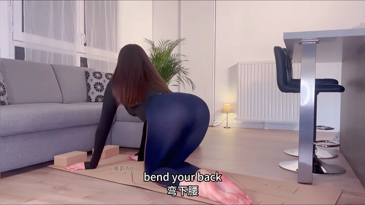 4K โยคะสวยๆ กำลังดำเนินอยู่ | ฝึกความยืดหยุ่นปลุกโซ่ด้านหลัง – โยคะท่าแมว