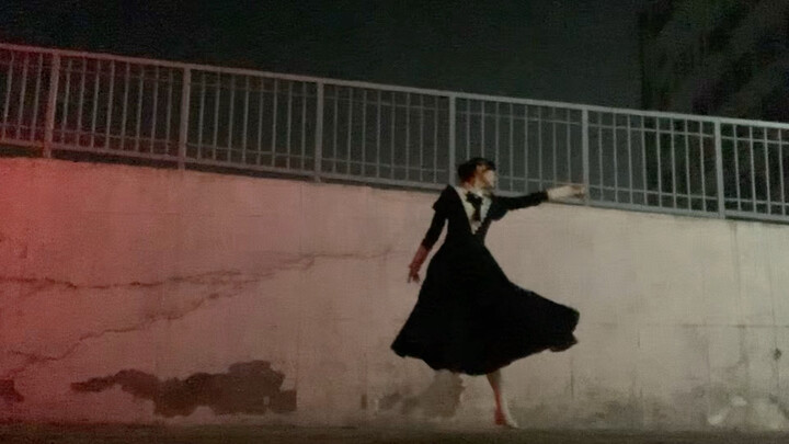 Gak nyangka tujuh tahun berlalu dan aku masih inget cara nari lagu ini—tunggu kiriman videoku, ya!