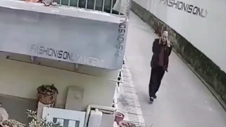 Bukan orang tua yang menjadi jahat, melainkan mereka yang sudah jahat sejak muda hingga tua.