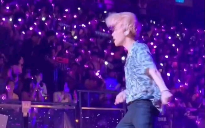 هو قادمُ هو قادمُ، إنه قادمٌ ومعه شياو بوهسيان!