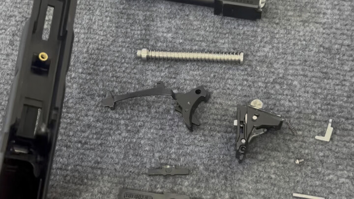 给你一堆零件，你能组装成格洛克g17吗？