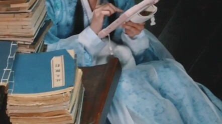 “ถือไอแพดก็ยังดูเข้ากันได้ไม่ขัดตา กับเสน่ห์แบบคนโบราณ”‖ เผยภาพหลุดวันนี้ของเหวินเซียวเป่า