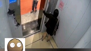 In broad daylight, there's actually someone so utterly insane!