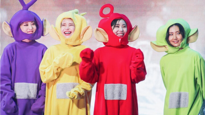 فرقة فتيات شهيرة معروفة بكونها مدللة ومتسلطة في عرينها - مي مي مو (الرباعية التي تلهو مع نفسها)