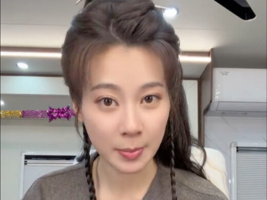 Triệu Chiêu Nghi chia sẻ đồ ăn vặt, bảng thành phần dài thế này… Cứ tưởng cô ấy sẽ bảo không tốt cho