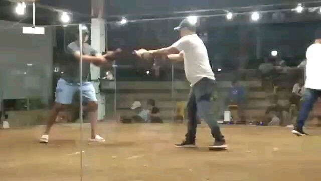 Munoz 3rd fight 4hits