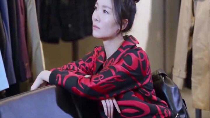 Nhân tình tìm đến nhà, nhầm vợ thành con gái; vợ nhân cơ hội gọi chồng là bố.