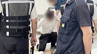 [允悲]昨日韩国首尔市一男子因为带的DX真红大炮被怀疑是枪支而遭到韩国警方逮捕。