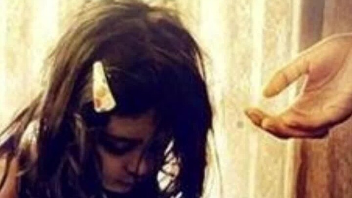 A 2-year-old girl stayed with her mother’s body for three days and three nights, dancing with BLEACH