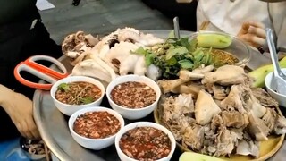 Thánh tiết canh trở lại, làm 2 miếng hết bát tiết canh 🤣