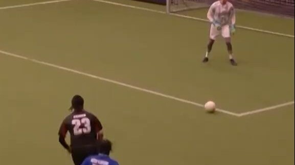 Gol ini tidak hanya menyakitkan, tapi juga sangat merendahkan...