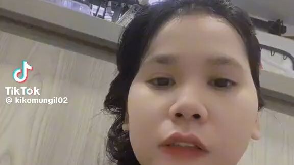 awek cantik kentut 💨💨💨💨