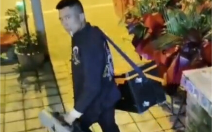 Người đàn ông gan dạ nhất trong giới câu cá