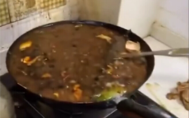 دع الأطفال يأكلون، لا تتركهم يأكلون