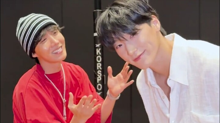 จองโฮซอก x ชเวซาน เต้นเพลง “Sweet Dreams” 🔥