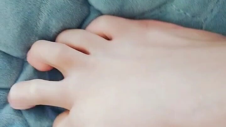 ให้ฉันสามเหรียญติดต่อกัน Jojo ยกนิ้วให้คุณ