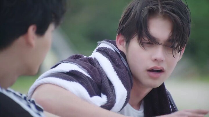 Still 2gether kissing scene Tine And Sarawat episode ending