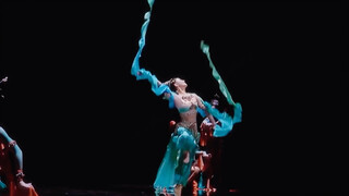 "A thousand years in one glance, a dream into Dunhuang"
