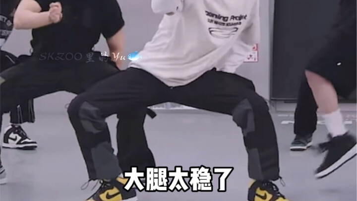 看李旻浩跳舞就是得慢速看 来感受他的厉害