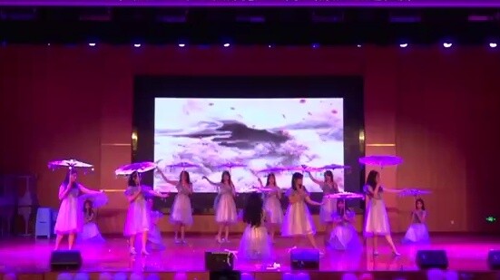 رقصة ربيعية لفرقة snh48