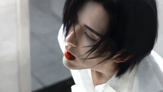 Mặc dù anh ấy rất cay đắng...