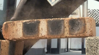 Jangan bilang ada yang bisa membelah tiga atau lima balok sekaligus—di hadapan saya, belum ada seora