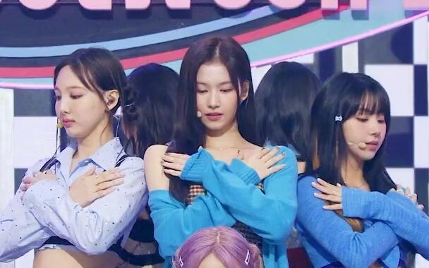 【SANA】Phát trực tiếp sân khấu đầu tiên của Đại Nhân Đánh Cá Thần 220826 Talk that Talk