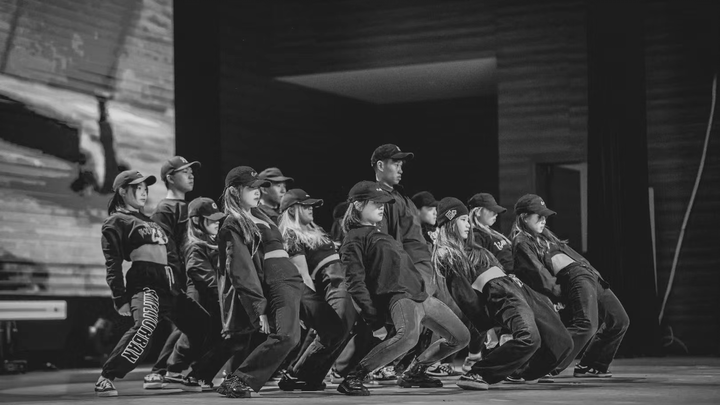 Chengdu University Club Culture Festival Closing Ceremony Gala: Chengdu University RV Street Dance A