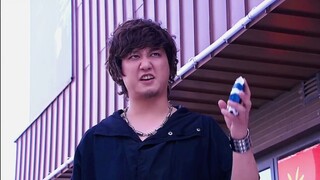 Captain Ku, who has the right to summon, hits his teammates with every strike and hits them with a c