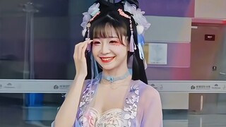 Zi Yan dances in the wind