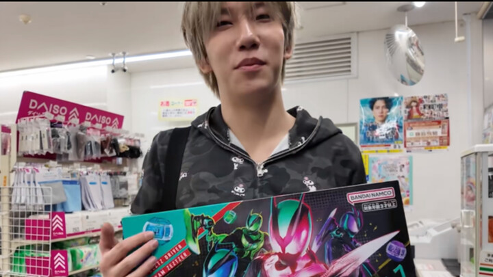 Idola pria yang paling menghormati Kamen Rider ZZZ di seluruh internet