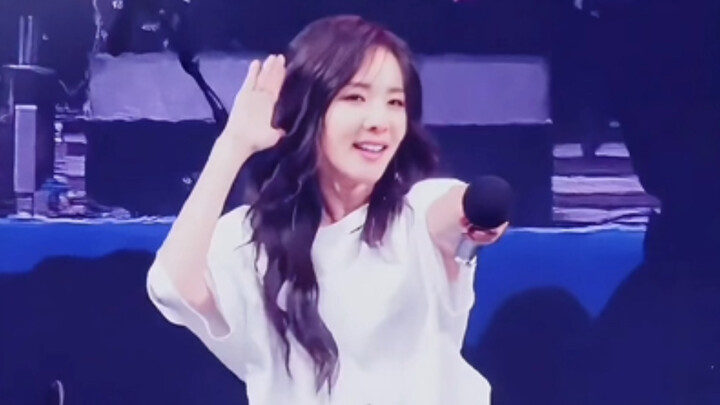 40 is the perfect age to make your mark! Do your girl groups also retire at 65? (2NE1’s Park Sandara