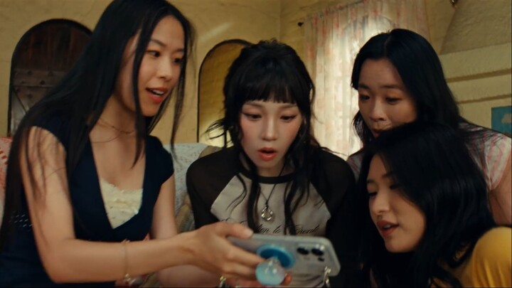 YUQI Stay MV