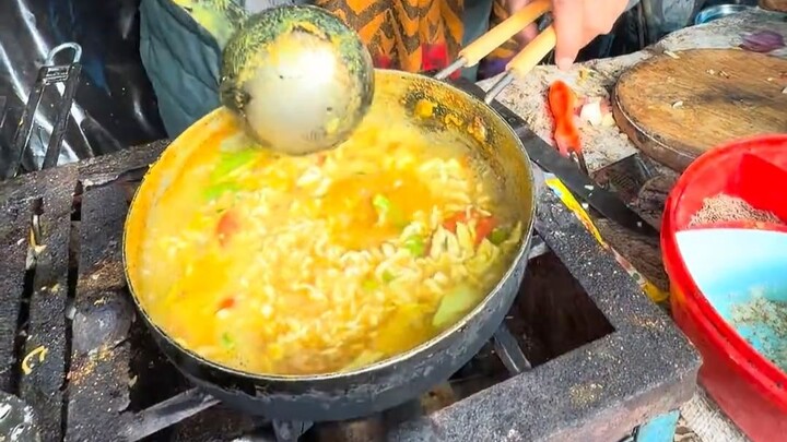 Himalayan Mountains store visit: half a packet of Maggi instant noodles for 100 rupees.
