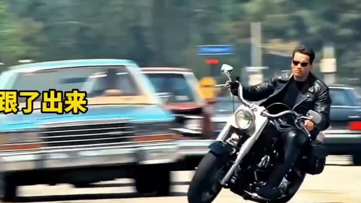 Đoạn rượt đuổi xe máy kinh điển này hồi nhỏ xem mà kích thích cực độ, tối về còn mất ngủ. Bạn không 